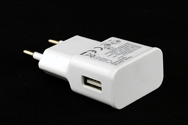 PUNJAČ USB 1 A - Slika 2
