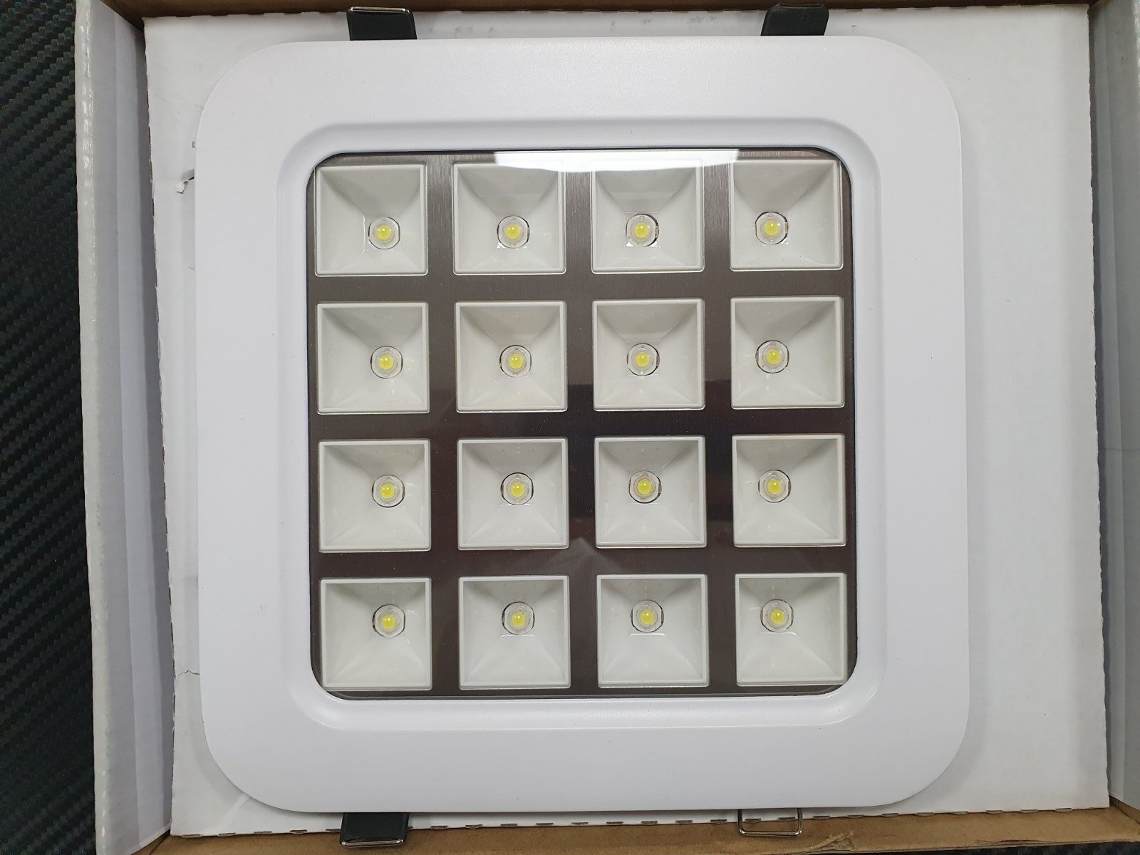 LED PANEL 16X1W 6500K 1039 - Slika 2