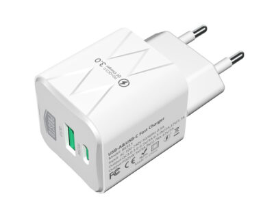 PUNJAČ ZA MOBILNI TELEFON 25W USBP370 PROSTO