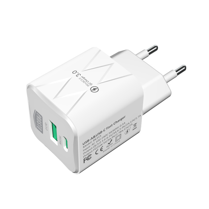 PUNJAČ ZA MOBILNI TELEFON 25W USBP370 PROSTO
